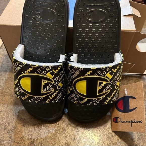 NWT Size 1 Preschool Champion
Slides Sandals​ - Picture 4 of 6